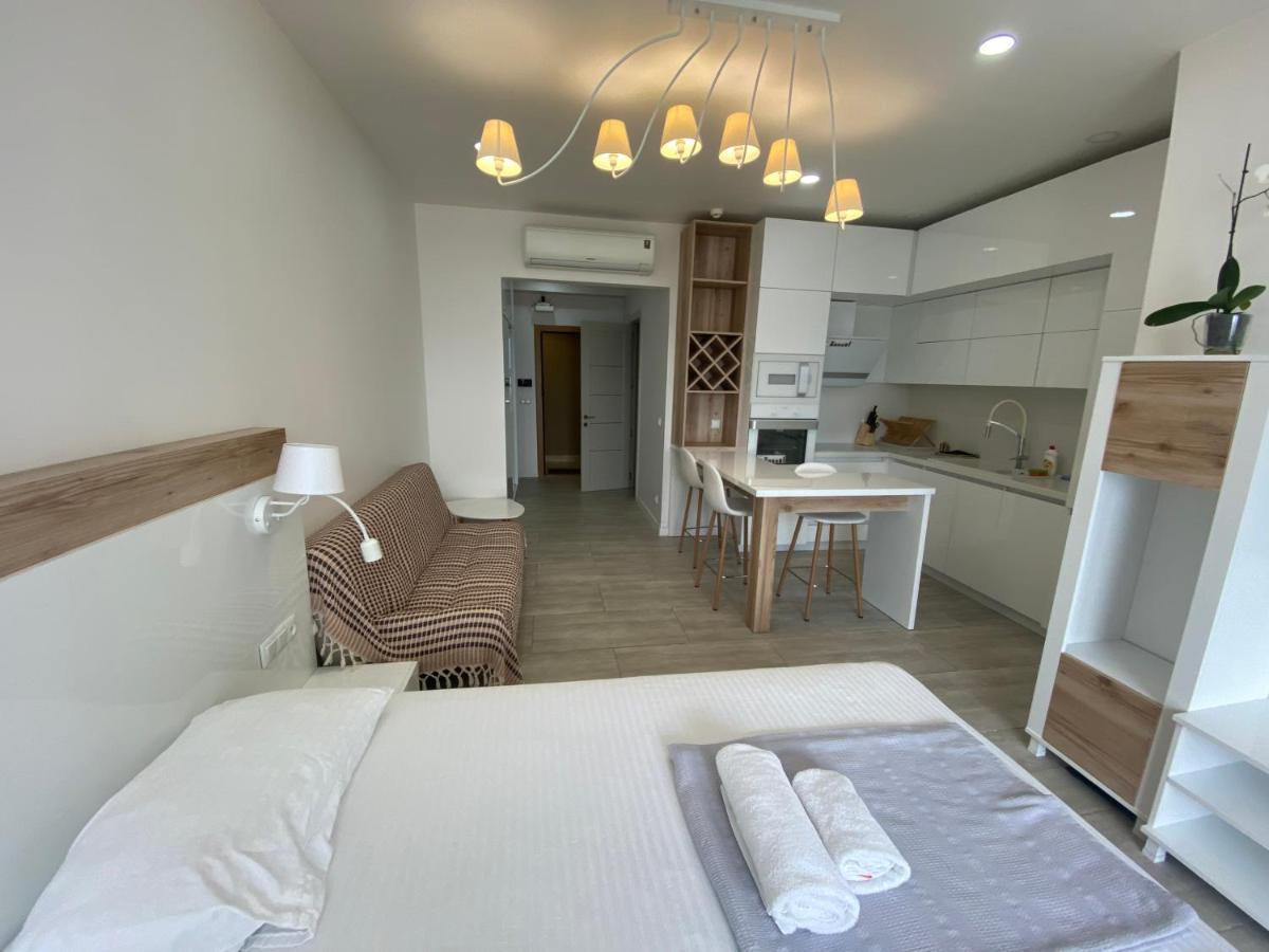 Apartment In Porta Batumi Tower Exterior photo